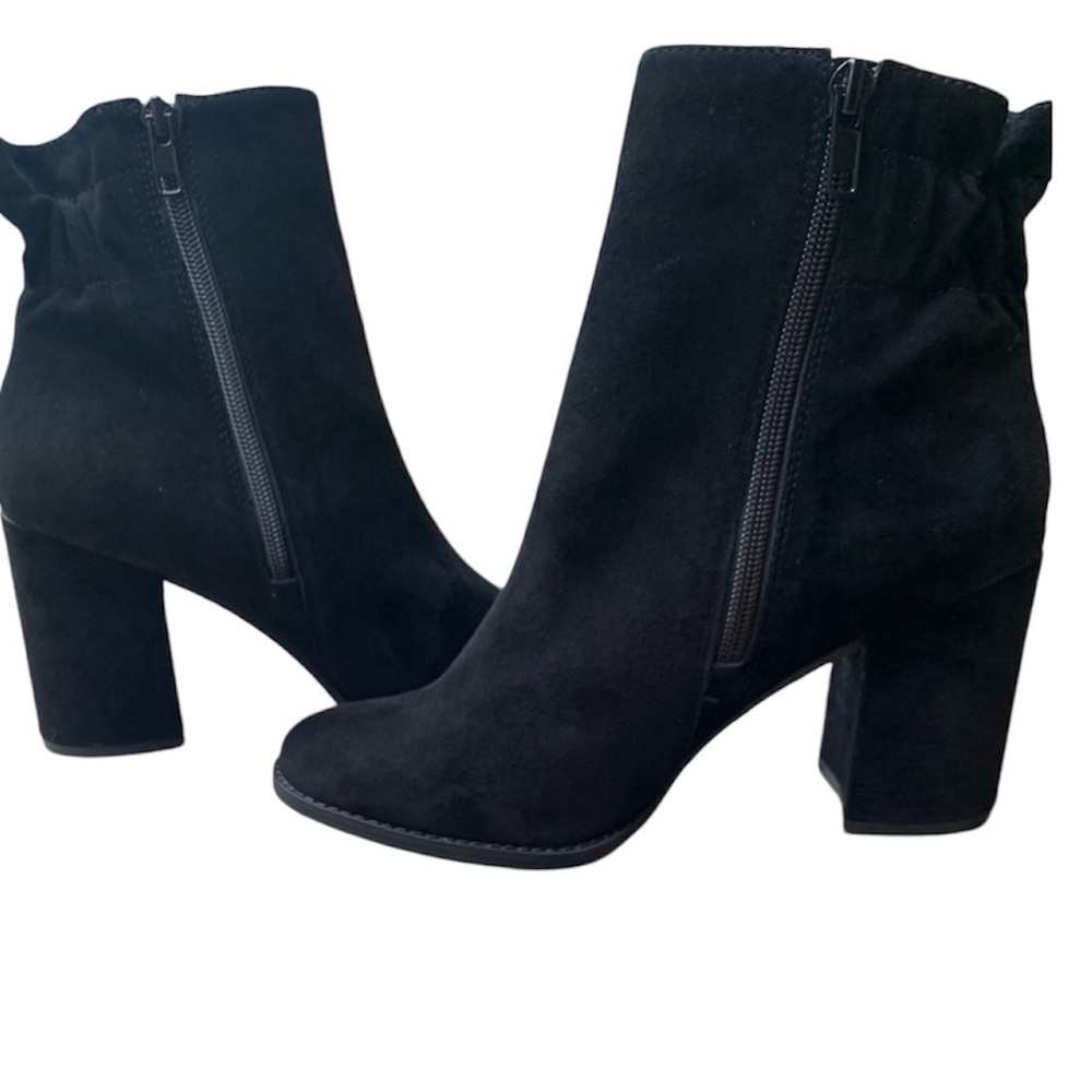 Arturo Chiang Rakel black kid suede ankle boots